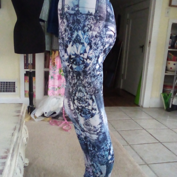 See you Monday leggings - Picture 2 of 15